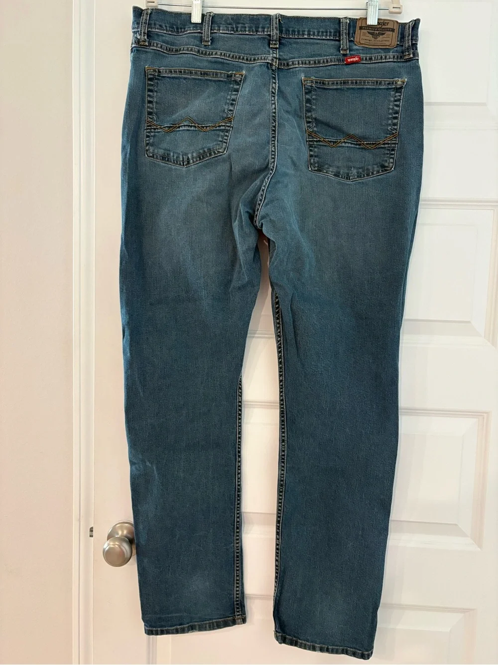 Levi's Men’s Athletic Fit Blue Straight-Leg Jeans